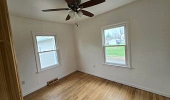 101 W Givens St, Abingdon, IL 61410