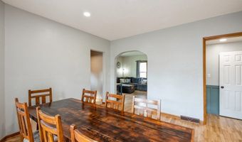 1418 Rapids St, Adel, IA 50003