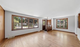 34 Crescent Dr, Akron, NY 14001