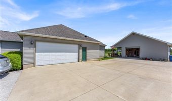 9903 Vermilion Rd, Amherst, OH 44001