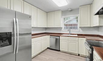 2134 Baywood Dr, Biloxi, MS 39532