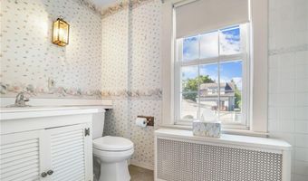 157 Schuyler St, East Providence, RI 02914