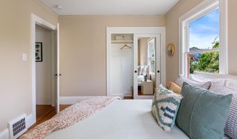 1906 Pacific Ave, Alameda, CA 94501