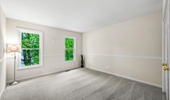 1661 Kensington Dr, Algonquin, IL 60102