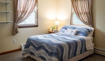 21 Annandale Ter, Newport, RI 02840