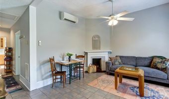 530 E Gordon Ln, Savannah, GA 31401