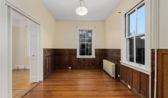 39 Walcott Ave, Jamestown, RI 02835