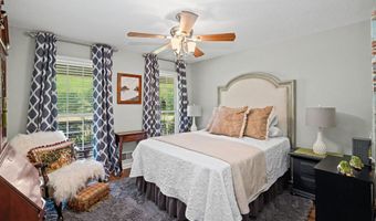 121 Peacock Rd, Barnesville, GA 30204