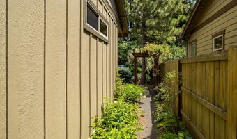 60836 Yellow Leaf St, Bend, OR 97702