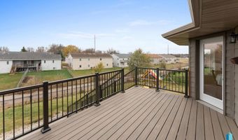 816 N Snowberry Cir, Brandon, SD 57005