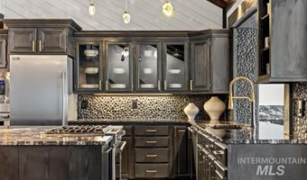 1717 Pine Lakes Ranch Dr, Cascade, ID 83611
