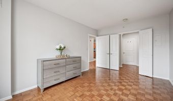 7111 WOODMONT Ave 814, Bethesda, MD 20815