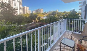 2801 NE 183rd St 310W, Aventura, FL 33160