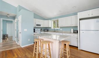 67 Meadowrue Trl, Narragansett, RI 02874