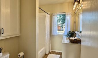 815 Scenic Ave, Santa Rosa, CA 95407