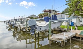 319 Old Causeway Rd, Atlantic Beach, NC 28512