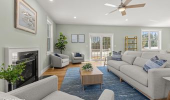 8 Stone Creek Dr, Brentwood, NH 03833