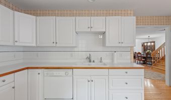 830 Richlyn Dr, Adrian, MI 49221