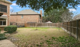 3777 Meadowcreek Cir, Addison, TX 75001