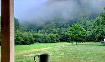 179 Cow Ln, Arnoldsburg, WV 25234