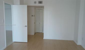 3731 N Country Club Dr 321, Aventura, FL 33180