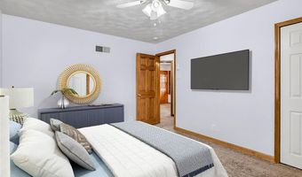 6919 Greenholly Dr, Affton, MO 63123