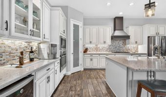 6104 SHADOWLAKE Dr, Apollo Beach, FL 33572