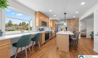 3146 Club Dr, Allentown, PA 18103