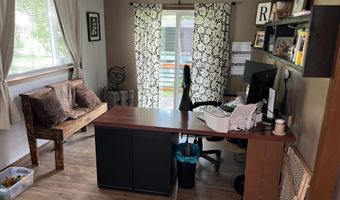 508 E Kirkwood Dr, Aurora, MO 65605