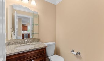 6932 ALPINE Dr, Annandale, VA 22003