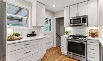 6927 FERN Ln, Annandale, VA 22003