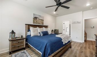 2 Islay Ln, Bella Vista, AR 72715