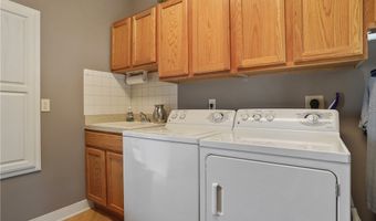 255 Bonnie Ln, Aurora, OH 44202