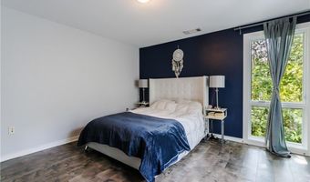 1380 Stirling Cir NW 26, Atlanta, GA 30318