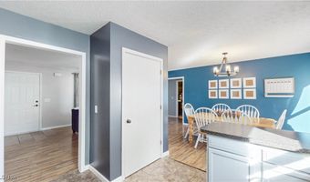 1454 Hillcrest Dr, Atwater, OH 44201