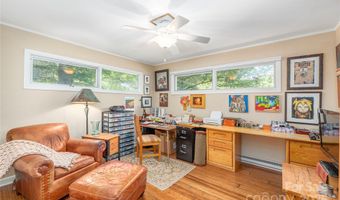 24 Woodcrest Rd, Asheville, NC 28804