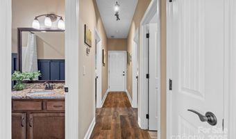 16 Enchanted Oak Ln, Alexander, NC 28701
