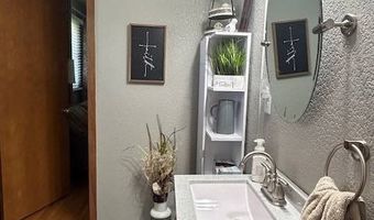 221 1st E St, Bottineau, ND 58318