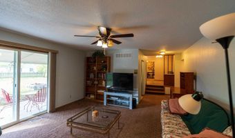 207 N 10th St, Albia, IA 52531