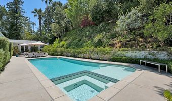 3843 Hayvenhurst Ave, Encino, CA 91436