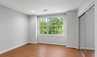 20322 BEECHWOOD Ter 301, Ashburn, VA 20147