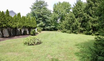 161 Ivy Hill Dr, Aberdeen, NJ 07747