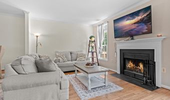 21196 WINDING BROOK Sq, Ashburn, VA 20147
