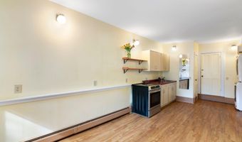 219 High St 3, Brattleboro, VT 05301