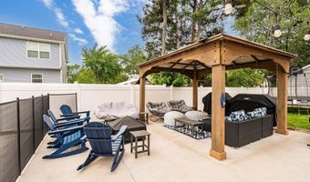 140 Pennant Ave, Beachwood, NJ 08722