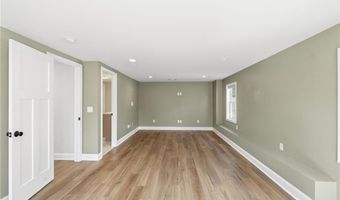 29 Calumet Ave, Johnston, RI 02919