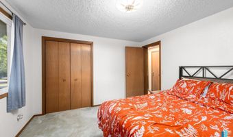 404 Jefferson Dr, Alcester, SD 57001