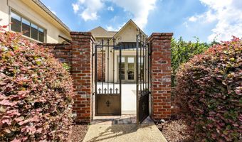 10757 Royal Ridge Ave, Baton Rouge, LA 70810