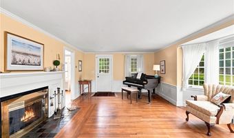 142 Ferry Rd, Bristol, RI 02809