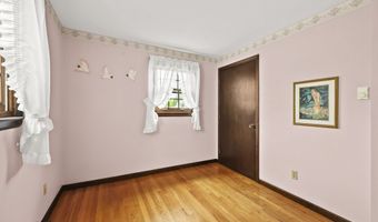 30 Hawthorne St, Bristol, CT 06010